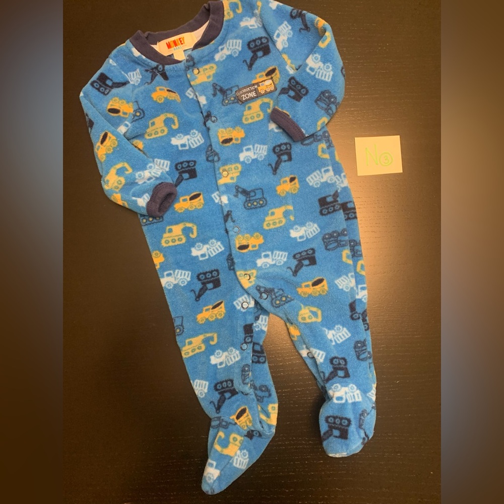 $3.00💝 3-6m Fleece Tractor Theme Sleeper